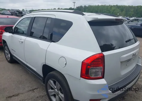 2013 Jeep Compass Latitude из США, поврежденный, VIN 1C4NJCEB3DD166266